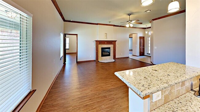 Photo - 2909 Short Stop Way