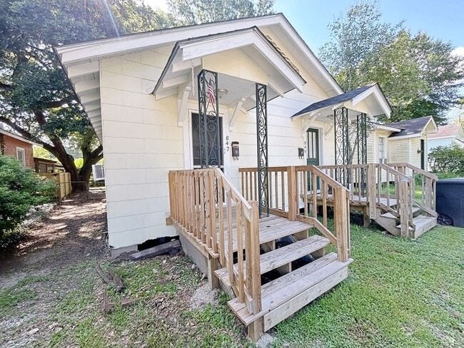 Building Photo - 1 Bedroom Duplex In Capital Heights Rental