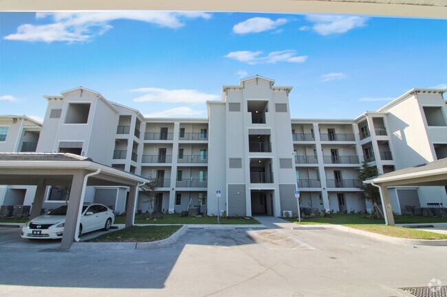 Building Photo - Wellen Park Golf and Country Club Annual C... Unit 102 Rental