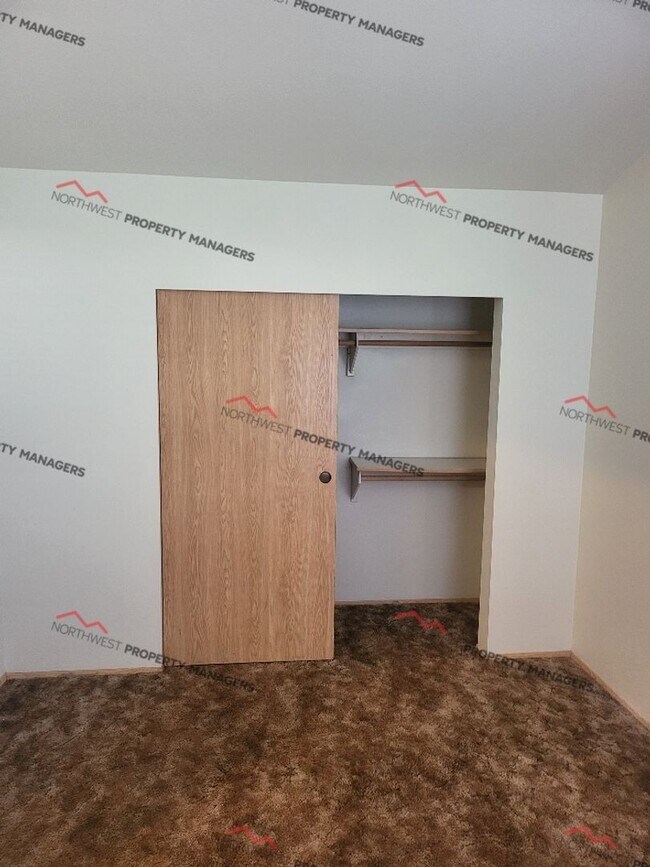 Photo - STATUS: -PENDING APPLICATION-   | R80h | $...