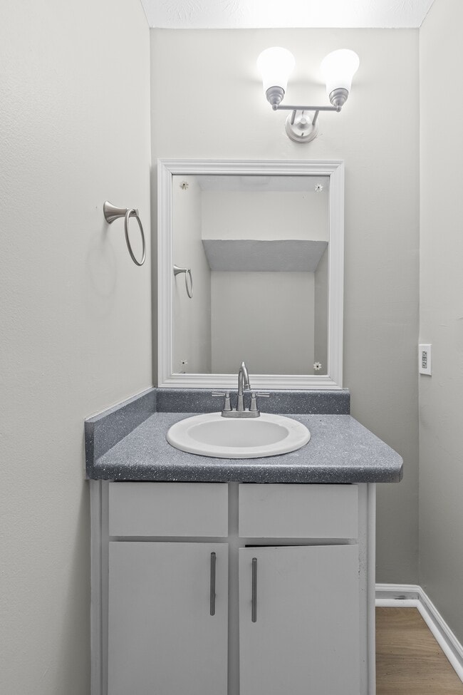 1227 Creek Forest Ct NW