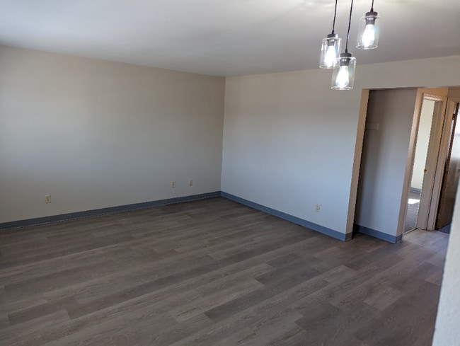 Photo - 515 E Bradley St