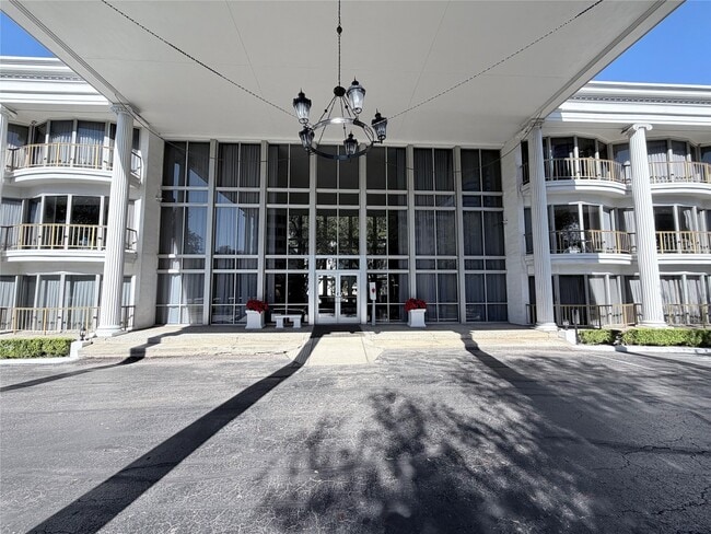 Building Photo - 5050 Ambassador Way Unit 305