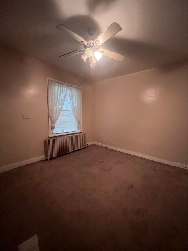 176 Washington Ave Unit 176 Washington Apt A