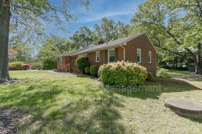 Photo - 7421 Dell Dr