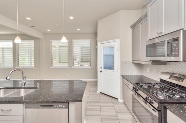 Building Photo - 5138 Pr Ter Ln