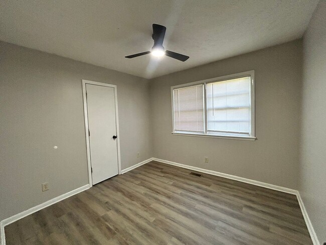 Photo - 745 Rustland Dr