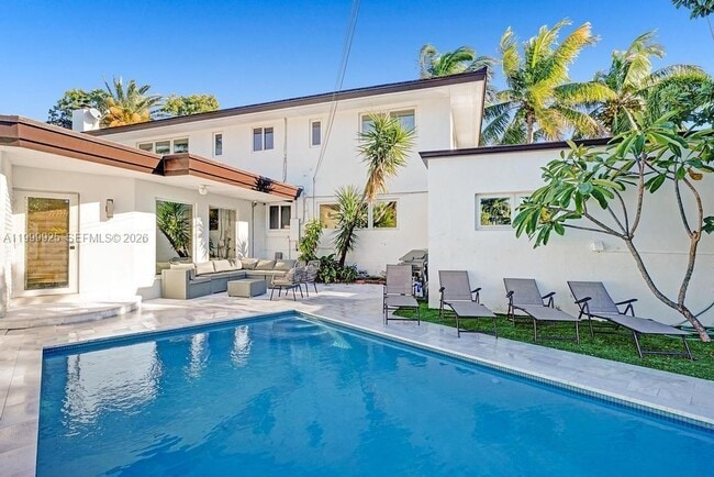 Photo - 911 N North Lake Dr