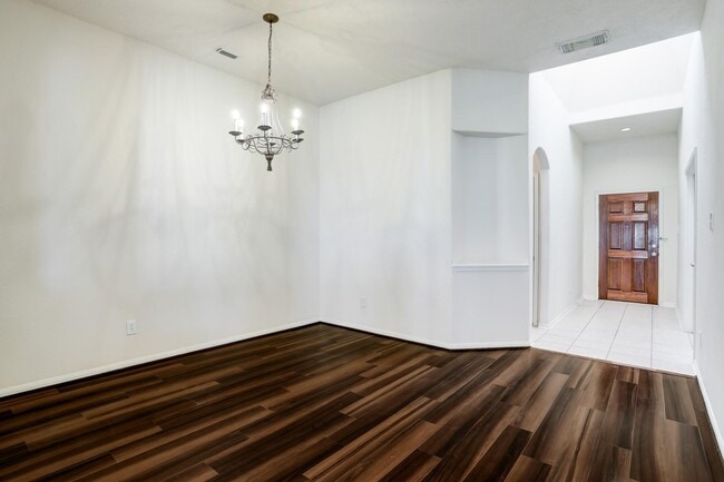 Photo - 7605 Waterlilly Ln