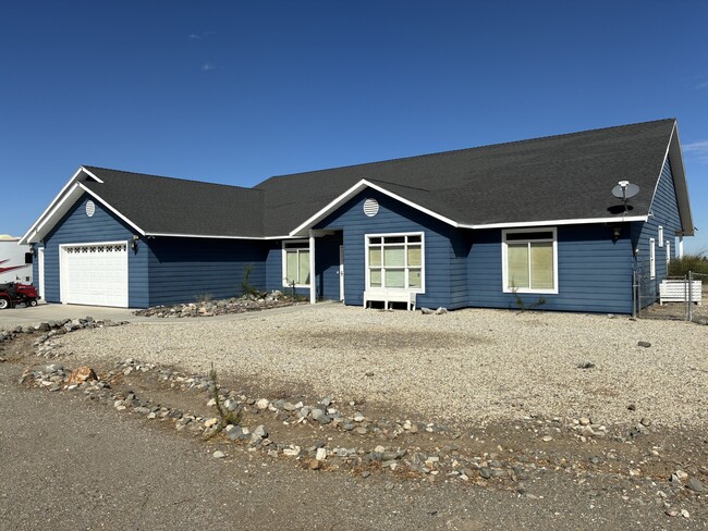 Building Photo - 3080 Lindero St