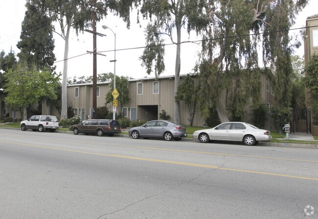Primary Photo - 12659 Moorpark Apartments