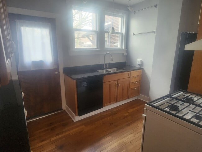 Photo - 2 Bedroom 1 bath updated Row Home