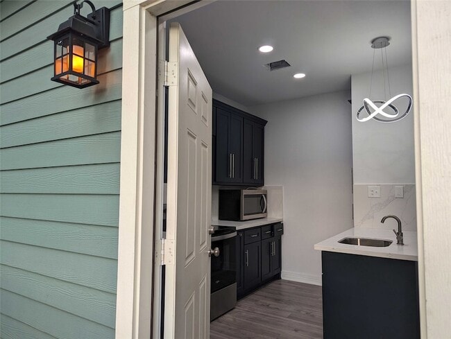 Building Photo - 4711 Rusk St Unit A