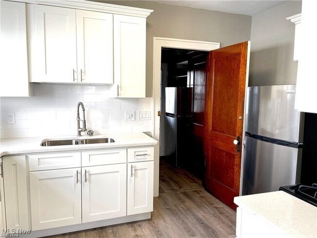 Photo - 2119 Waterbury Rd