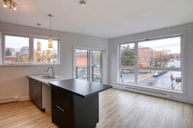 Photo - 6600 Av. de Darlington Unit 301