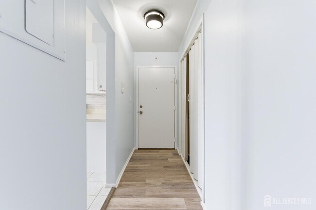 Photo - 1610 Green Hollow Dr