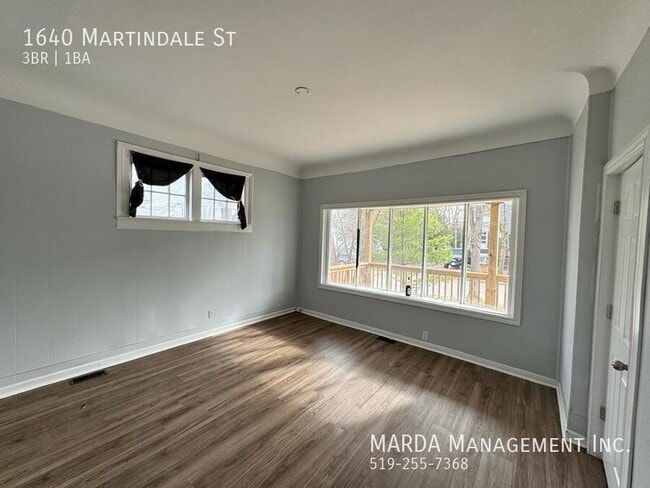 Photo - CHARMING 3 BED/1 BATH MAIN - WEST END FREE WIFI + 85% OF UTILITIES