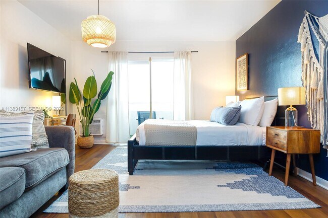 Building Photo - 7904 West Dr Unit 812