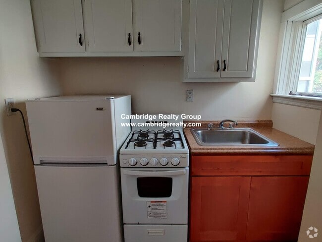 Building Photo - 381 Harvard St Unit 1T Rental
