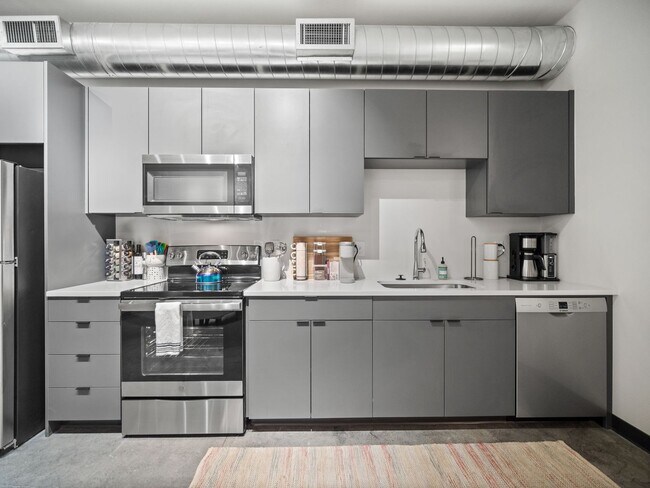 Photo - 3003 E 30th Ave Unidad 3003 E 30th  2