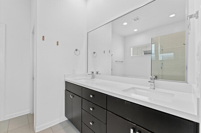 Photo - 120 Pierce St