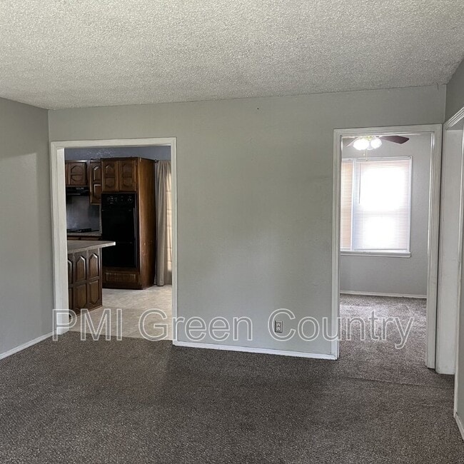 Photo - 4547 E Young Ct