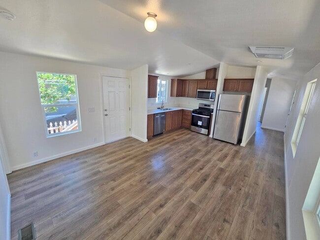 1342 Hannah Ave