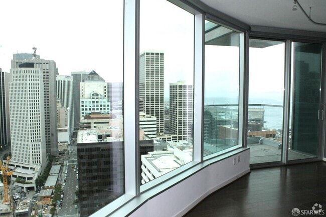 Building Photo - 301 Main St Rental