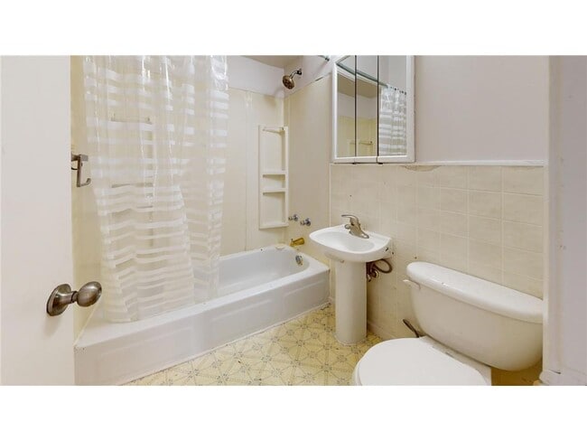 Photo - 604 Holly Ave Unidad 204