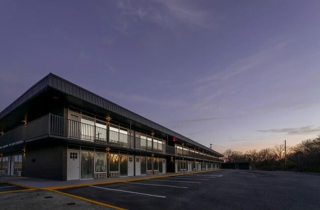 Wyota Commons West
