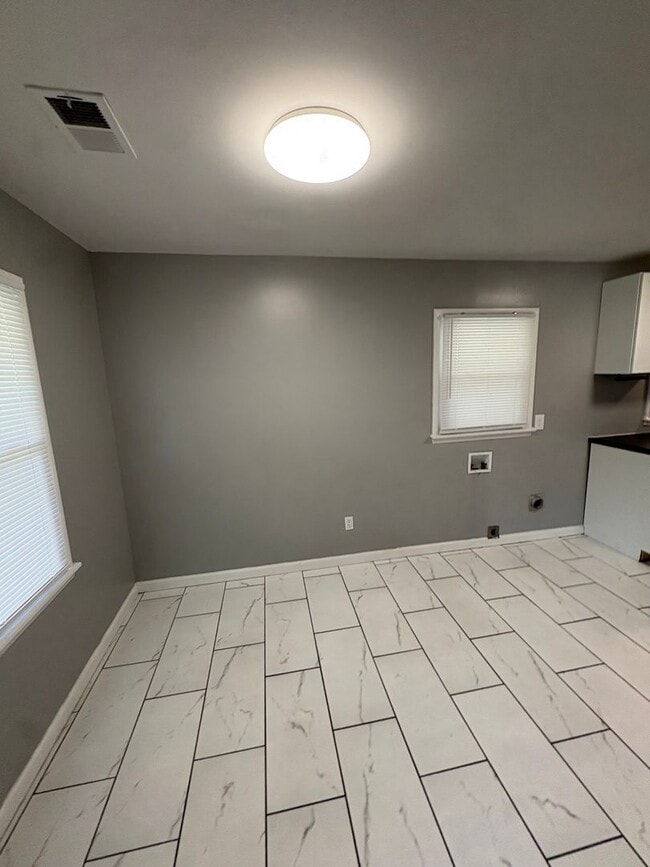 Photo - 1801 Myrna Ln
