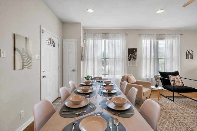 Photo - 1425 E James St Unidad A