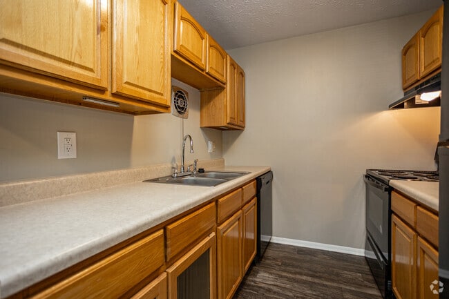 2BR, 1BA - 950SF - Kitchen