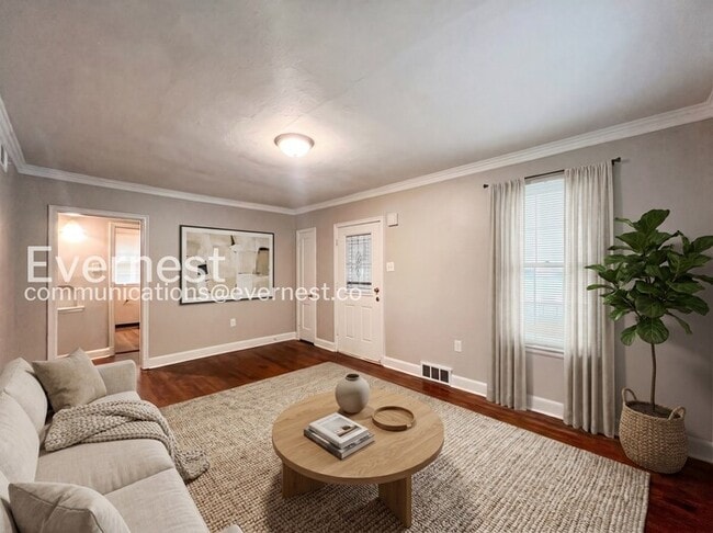 Photo - 2 Bed/1 Bath Home with Off-Street Parking / Available Now!