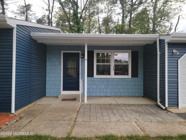 Photo - 16 Chelsea Dr