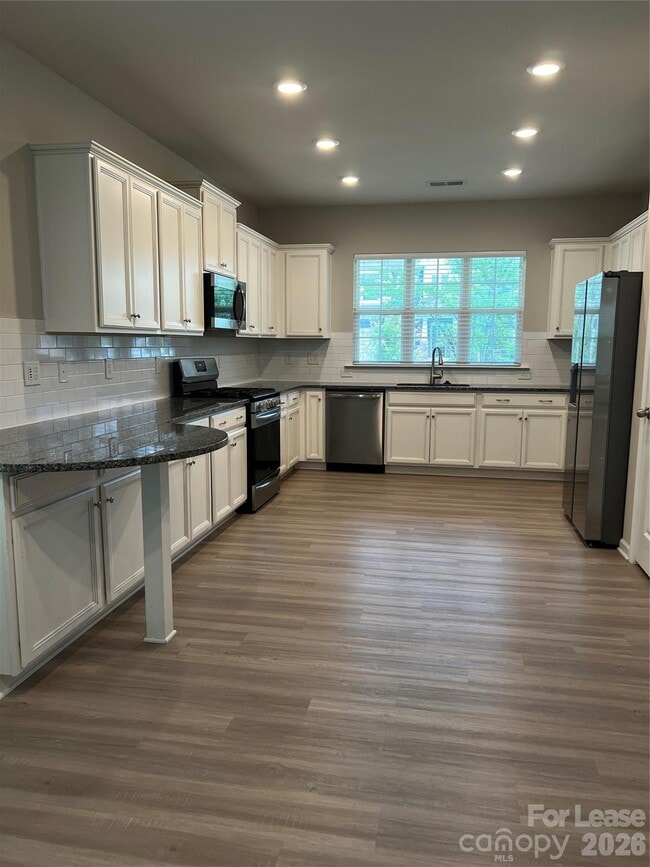 601 Deep River Wy