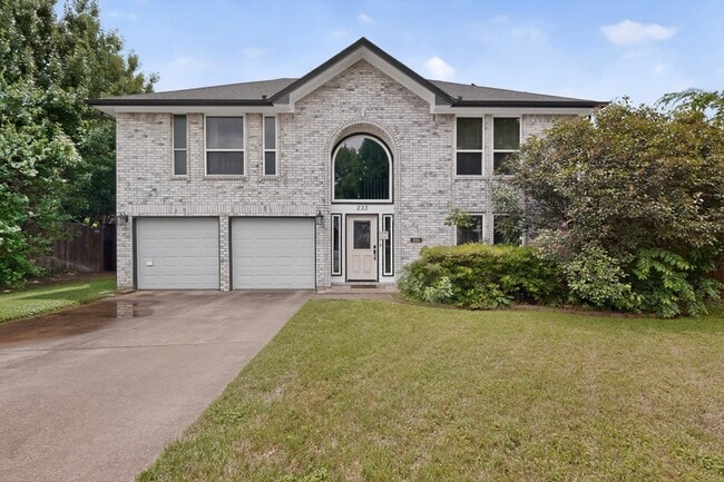 Building Photo - 233 Brittany Ct