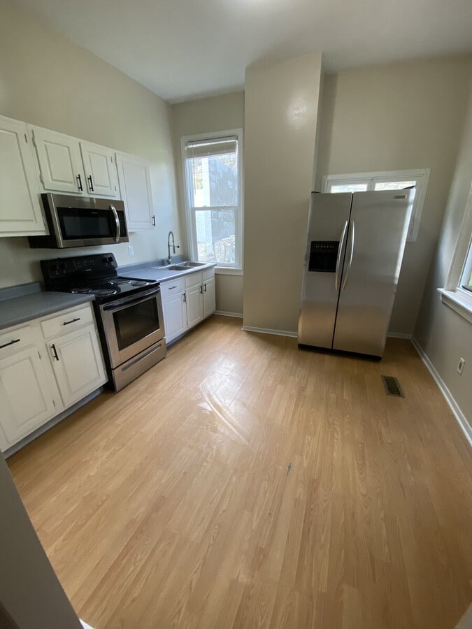 Photo - 437 Loras Blvd Unidad 1