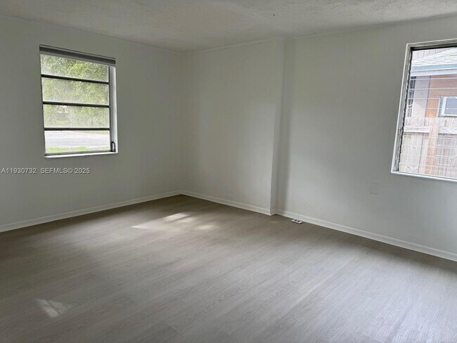 Photo - 1821 SW 23rd St