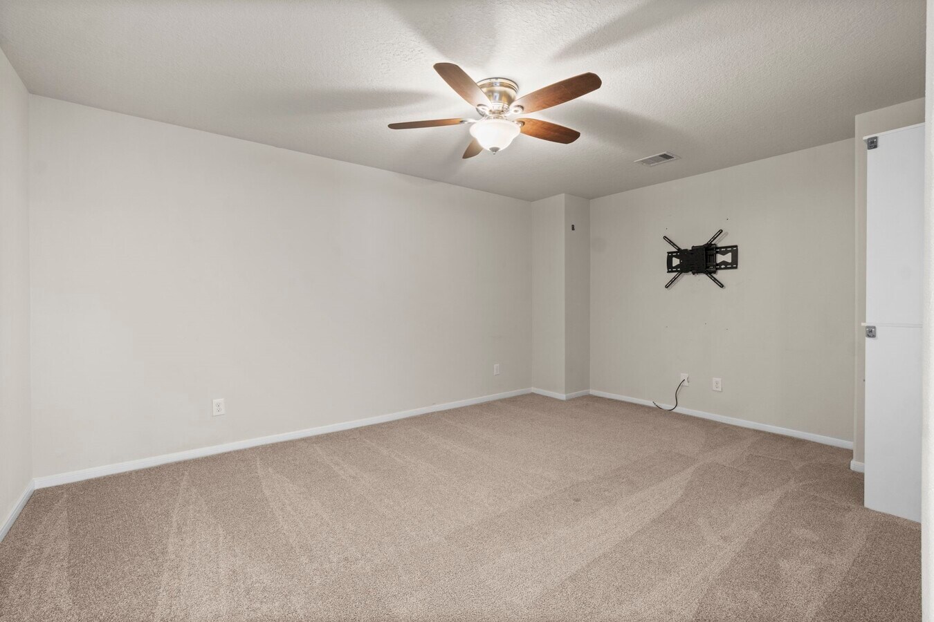 Photo - 16859 Blackberry Lily Ln