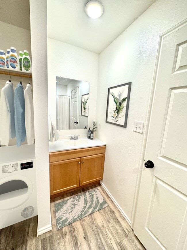 Photo - Leasing Special** MOVE IN READY! *$0 Deposit for Qualifying Applicants*