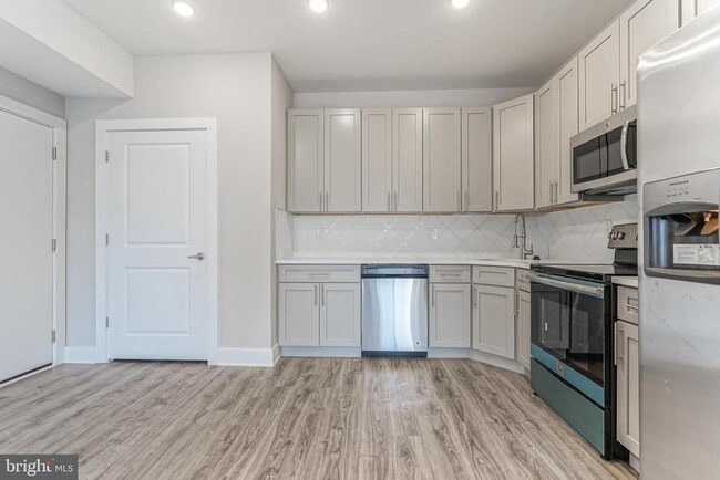 Photo - 2162 E Norris St Unit 303