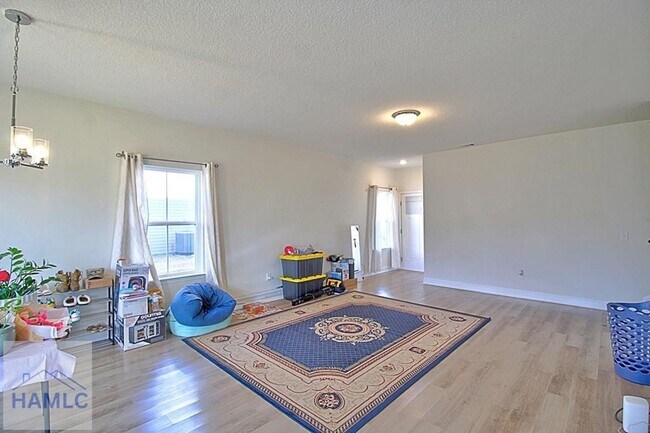 Photo - 790 Grayson Ave