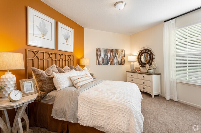 2BR, 2BA - 1,108SF