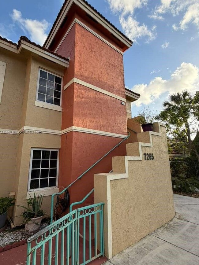Building Photo - 7265 NW 173rd Dr Unit 712-7