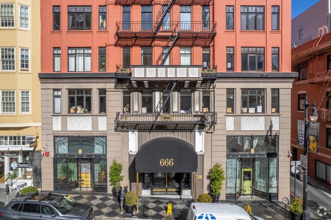 Fotografía del edificio - Crown Tower Apartments