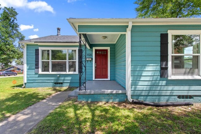 Photo - 1126 Skyline St