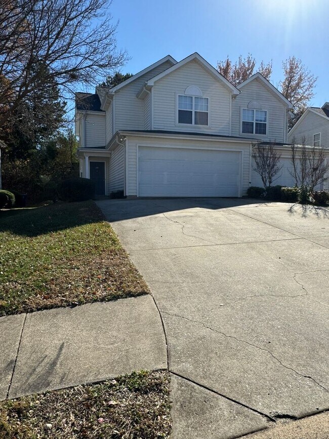 Building Photo - 141 Springwood Ln