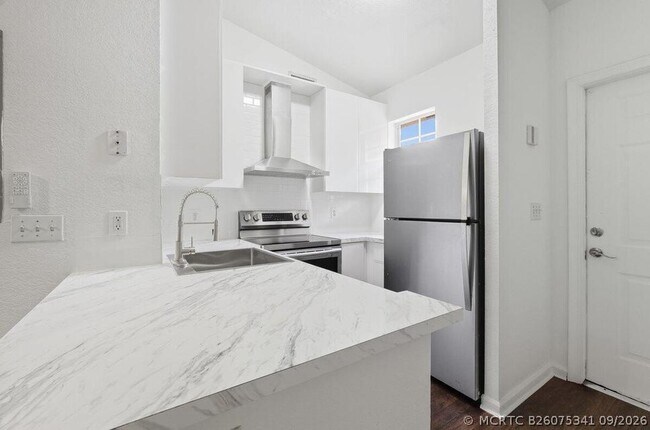 6143 Garden Ct