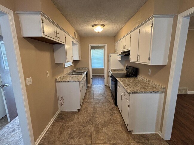 Photo - 6810 Sycamore Hill Dr